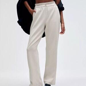 Lululemon Softstreme High-Rise Pant Bone Size 6 Regular Length